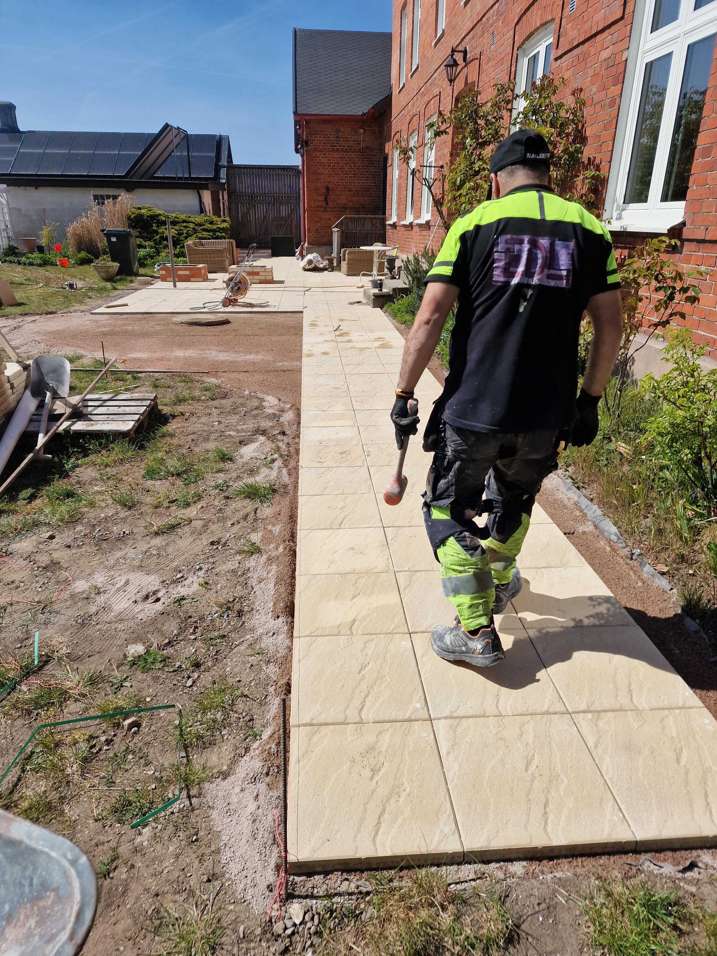 Plattsättning på bakgården i Malmö – projektbild 9 av 18